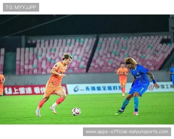 大连中场天才踢疯了全场耀眼成焦点